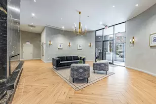 340 W Superior St, Chicago, IL 60654 - Photo 2