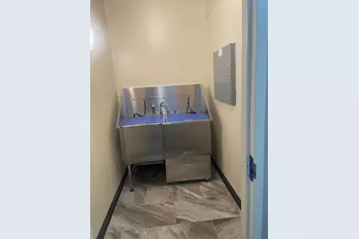 340 W Superior Street #1006, Chicago, IL 60654 - Photo 22