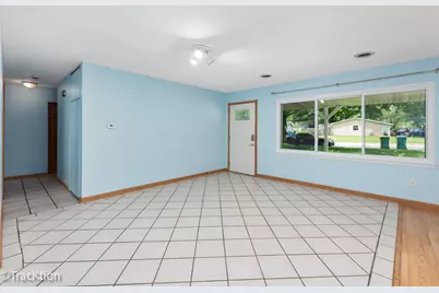 34 Scarsdale Road, Montgomery, IL 60538 - Photo 2