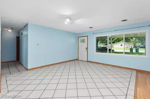 34 Scarsdale Rd, Montgomery, IL 60538 - Photo 2