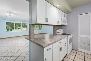 34 Scarsdale Rd, Montgomery, IL 60538 - Photo 6