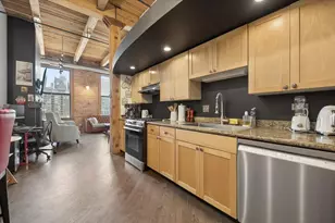 616 W Fulton St, Chicago, IL 60661 - Photo 4
