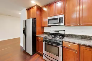 6835 S Cornell Ave, Chicago, IL 60649 - Photo 8