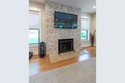1045 N 5th Avenue, Saint Charles, IL 60174 - Photo 22