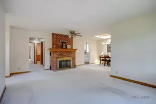 10 E Lake Shore Dr, Round Lake Park, IL 60073 - Photo 6