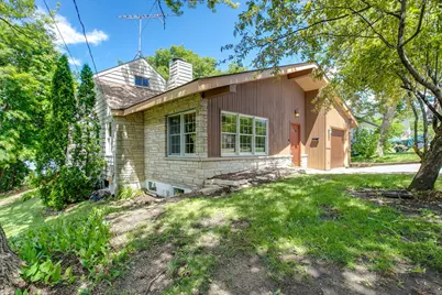 10 E Lake Shore Drive, Round Lake Park, IL 60073 - Photo 2