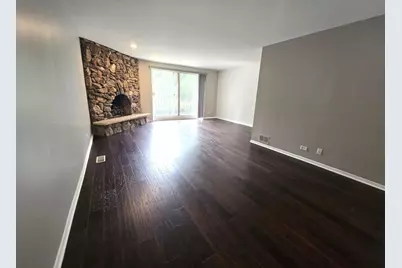 1111 S Waukegan Road S #14, Lake Forest, IL 60045 - Photo 4