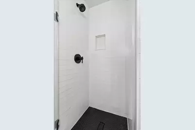 610 N Damen Avenue, Chicago, IL 60622 - Photo 24