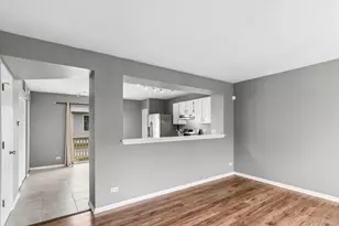 49 S Treehouse Ln, Round Lake, IL 60073 - Photo 12