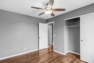 49 S Treehouse Ln, Round Lake, IL 60073 - Photo 10