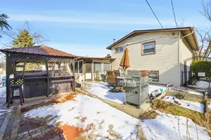7388 Coventry Ln, Hanover Park, IL 60133 - Photo 4
