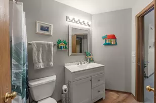 2450 Charleston Dr, Schaumburg, IL 60193 - Photo 18