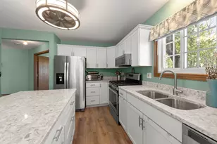 2450 Charleston Dr, Schaumburg, IL 60193 - Photo 12
