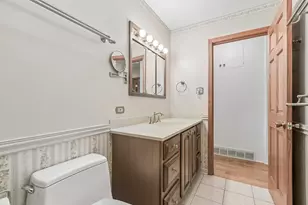 220 Voltz Rd, Northbrook, IL 60062 - Photo 16