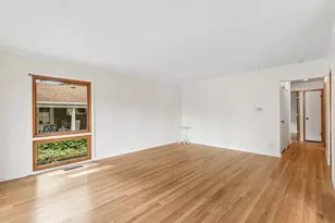 220 Voltz Rd, Northbrook, IL 60062 - Photo 8