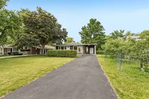 220 Voltz Rd, Northbrook, IL 60062 - Photo 2