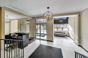 2909 N Sheridan Rd, Chicago, IL 60657 - Photo 6