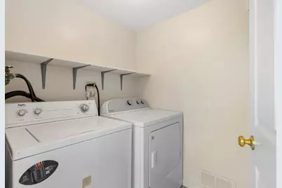 12 Scarlet Hawthorne Court #12, Woodridge, IL 60517 - Photo 8