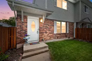 12 Scarlet Hawthorne Ct, Woodridge, IL 60517 - Photo 16