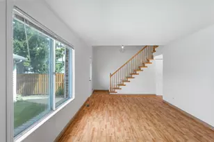 12 Scarlet Hawthorne Ct, Woodridge, IL 60517 - Photo 4