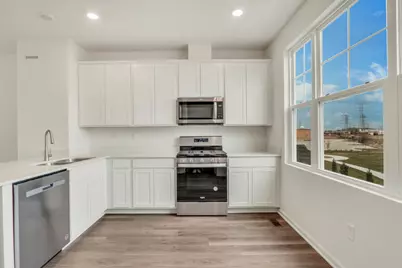 515 Yosemite Way, Mundelein, IL 60060 - Photo 2