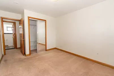 649 S Wisconsin Avenue, Addison, IL 60101 - Photo 8