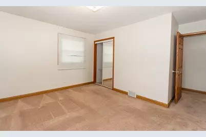 649 S Wisconsin Avenue, Addison, IL 60101 - Photo 10