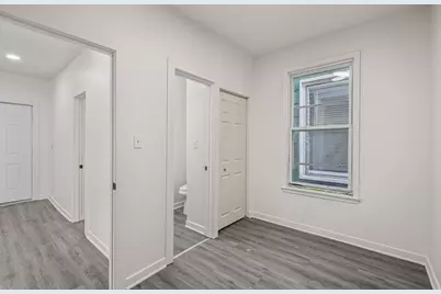 2622 N Central Park Avenue, Chicago, IL 60647 - Photo 12
