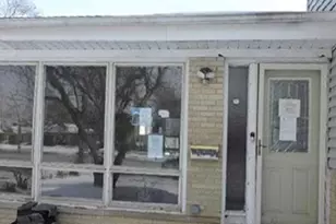 9215 Washington Rd, Morton Grove, IL 60053 - Photo 4