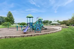 1289 Narragansett Dr, Carol Stream, IL 60188 - Photo 20