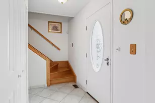 1289 Narragansett Dr, Carol Stream, IL 60188 - Photo 2