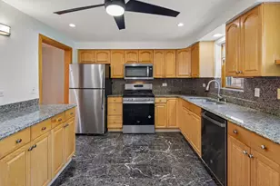 4928 N Lester Ave, Chicago, IL 60630 - Photo 4