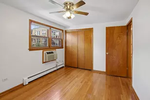 4928 N Lester Ave, Chicago, IL 60630 - Photo 12