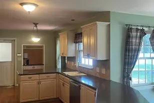 2221 Mayflower Dr, Aurora, IL 60506 - Photo 8