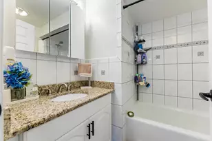 9332 Landings Ln, Des Plaines, IL 60016 - Photo 12