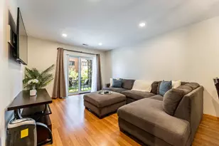 9332 Landings Ln, Des Plaines, IL 60016 - Photo 2