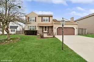 18 Ascot Ln, Streamwood, IL 60107 - Photo 1