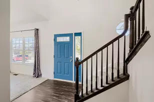 563 Camellia Ave, Aurora, IL 60505 - Photo 4