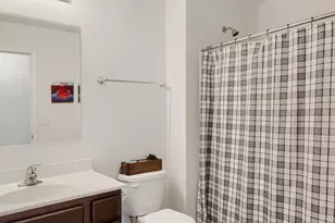 563 Camellia Ave, Aurora, IL 60505 - Photo 18