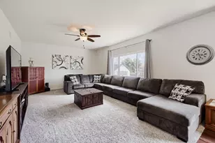 563 Camellia Ave, Aurora, IL 60505 - Photo 10