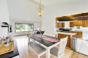 1411 N Burnng Bush Ln, Mount Prospect, IL 60056 - Photo 10