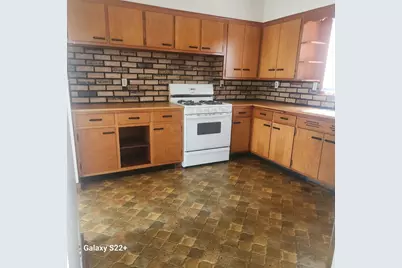 426 6th Street, Peru, IL 61354 - Photo 2