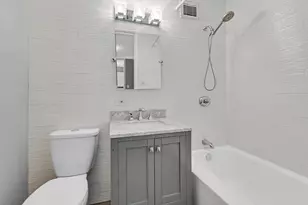 601 E 32nd St, Chicago, IL 60616 - Photo 8