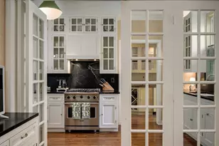 230 E Delaware Pl, Chicago, IL 60611 - Photo 20