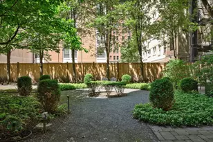 230 E Delaware Pl, Chicago, IL 60611 - Photo 32