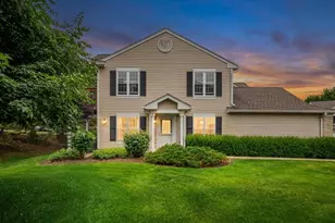 513 Windham Cove Dr, Crystal Lake, IL 60014 - Photo 1