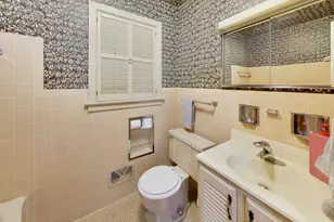 8631 E Prairie Rd, Skokie, IL 60076 - Photo 14