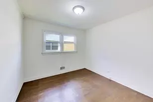 8631 E Prairie Rd, Skokie, IL 60076 - Photo 12