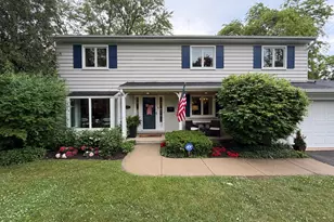 366 Birkdale Rd, Lake Bluff, IL 60044 - Photo 2