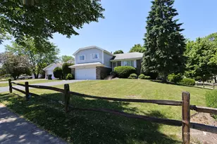 16 S Emerald Ave, Mundelein, IL 60060 - Photo 2